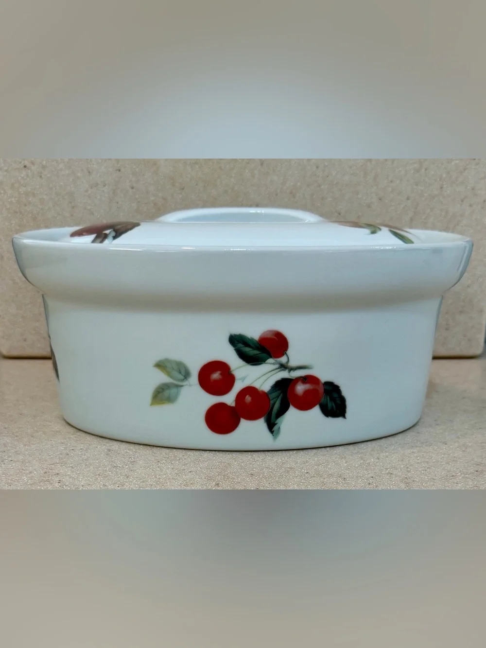 BIA Cordon Bleu Covered Casserole Catherine Fruits